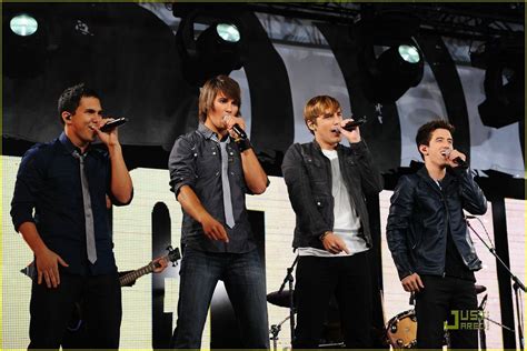 images of big time rush in concert